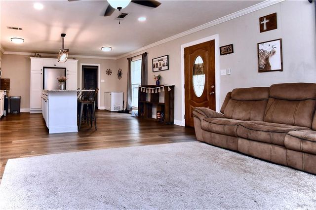 76 LITTLE JOHN Lane, Dry Prong, LA 71423