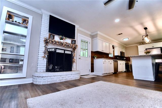 76 LITTLE JOHN Lane, Dry Prong, LA 71423