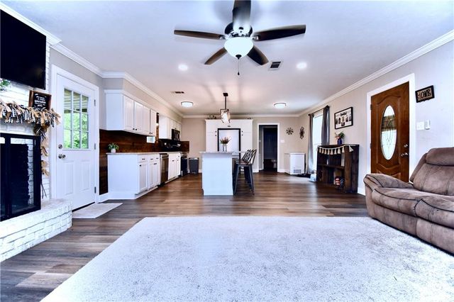 76 LITTLE JOHN Lane, Dry Prong, LA 71423