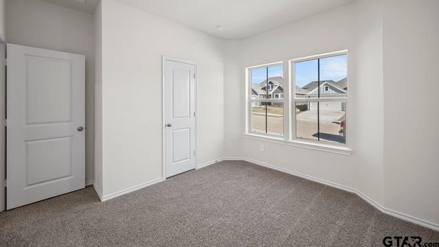 5028 Shumard Drive, Lindale, TX 75771