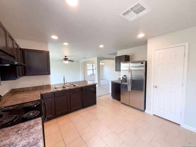 10247 Villa Del Lago, San Antonio, TX 78245