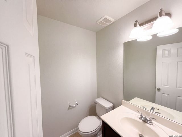 10247 Villa Del Lago, San Antonio, TX 78245