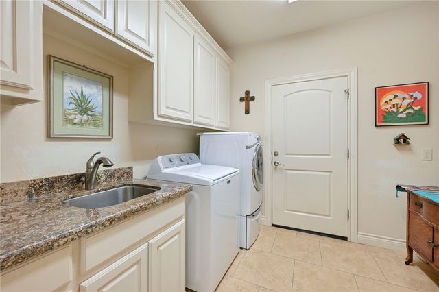 4698 River Valley Drive, Bryan, TX 77808