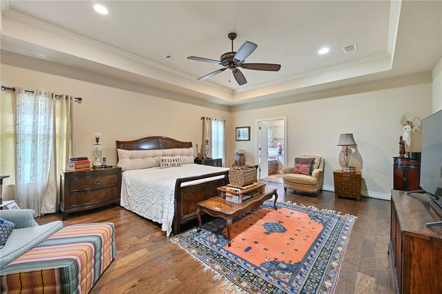 4698 River Valley Drive, Bryan, TX 77808