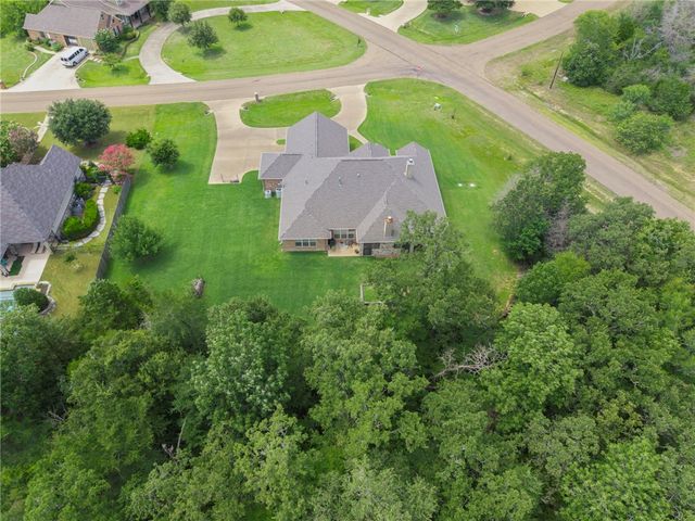 4698 River Valley Drive, Bryan, TX 77808