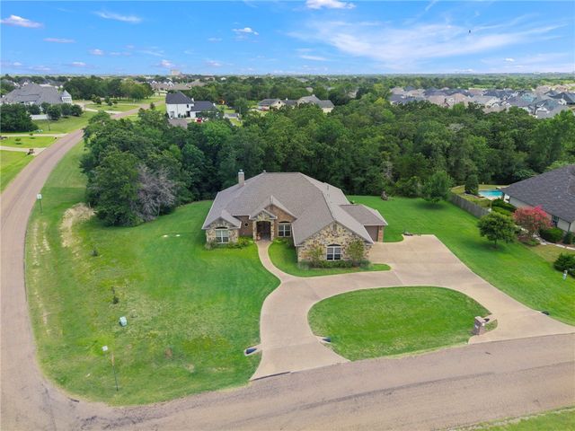 4698 River Valley Drive, Bryan, TX 77808
