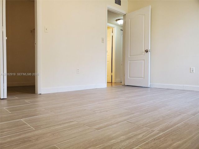 250 NW 107th Avenue 106, Miami, FL 33172