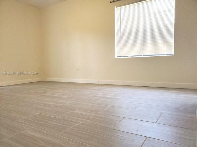 250 NW 107th Avenue 106, Miami, FL 33172