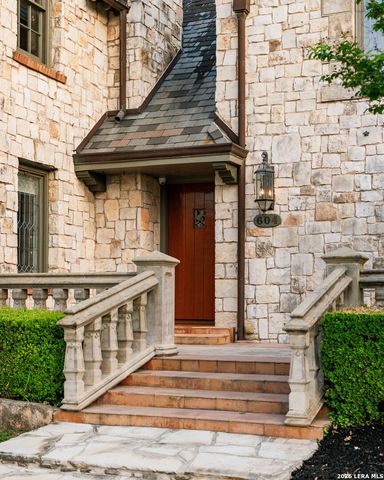 604 E Olmos, Olmos Park, TX 78212