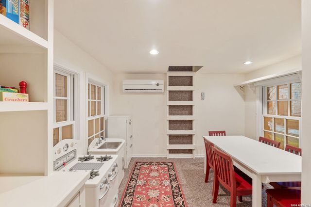 604 E Olmos, Olmos Park, TX 78212