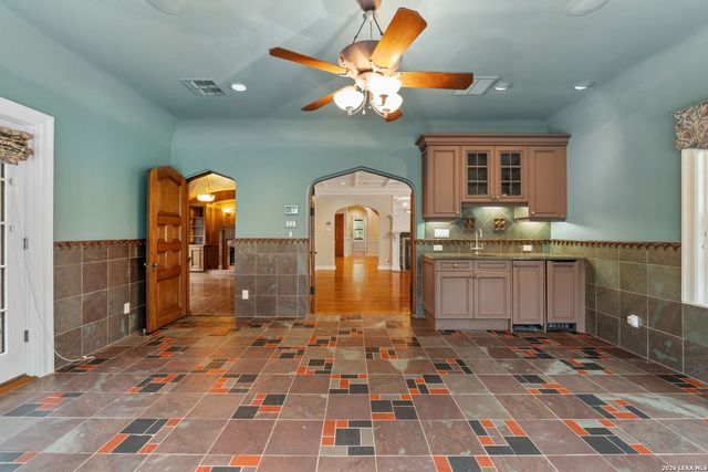 604 E Olmos, Olmos Park, TX 78212