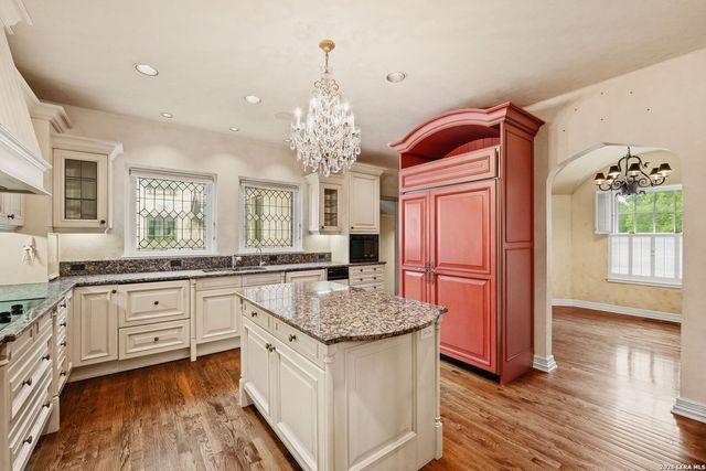 604 E Olmos, Olmos Park, TX 78212