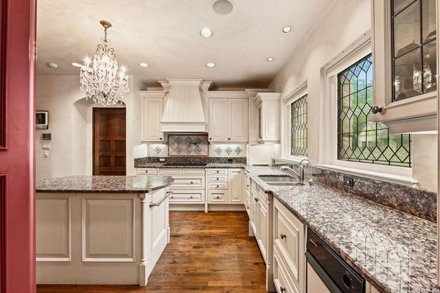 604 E Olmos, Olmos Park, TX 78212