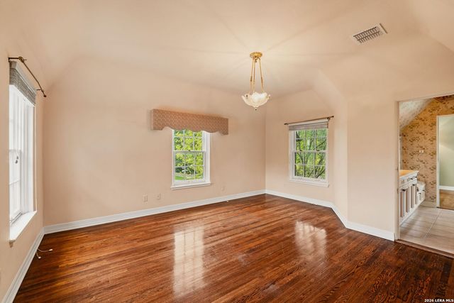 604 E Olmos, Olmos Park, TX 78212