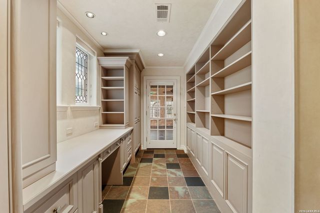 604 E Olmos, Olmos Park, TX 78212