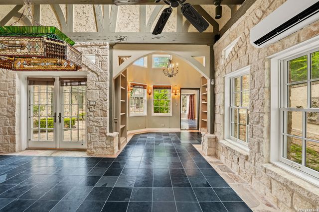 604 E Olmos, Olmos Park, TX 78212