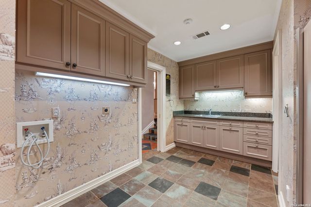 604 E Olmos, Olmos Park, TX 78212