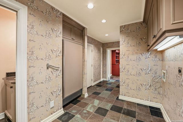 604 E Olmos, Olmos Park, TX 78212