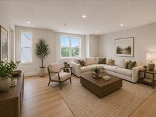 562 Gorham Street 02, Lowell, MA 01852