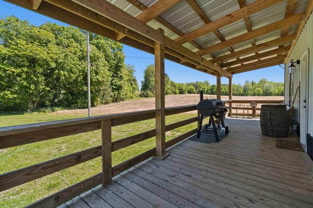 8247 S Highway 379, Jamestown, KY 42629