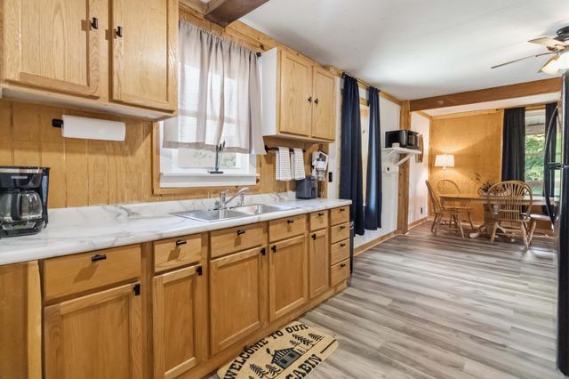 8247 S Highway 379, Jamestown, KY 42629