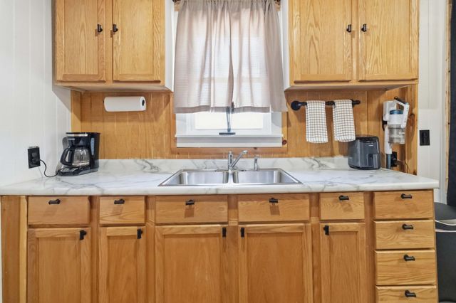 8247 S Highway 379, Jamestown, KY 42629