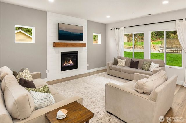 28910 NE 112th Way, Duvall, WA 98019