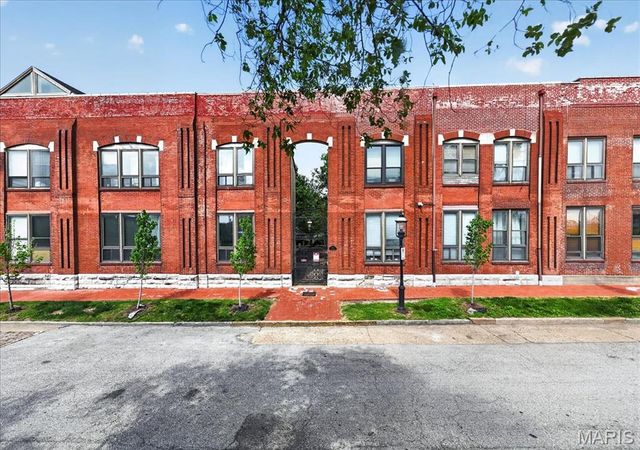 1523 S 10th Street 215, St Louis, MO 63104