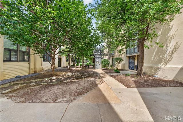 1523 S 10th Street 215, St Louis, MO 63104