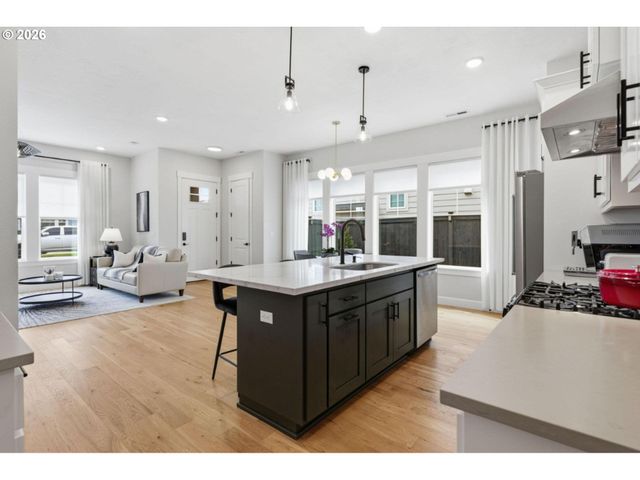 6837 Se PROVENCE St, Hillsboro, OR 97123