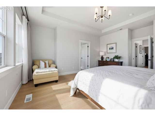 6837 Se PROVENCE St, Hillsboro, OR 97123