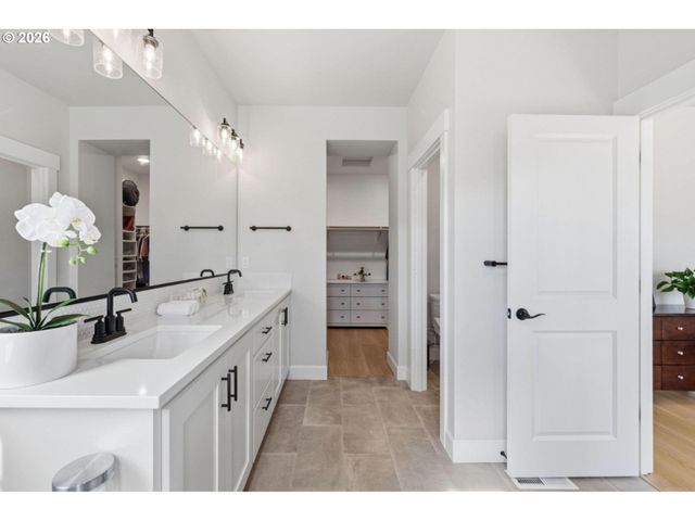 6837 Se PROVENCE St, Hillsboro, OR 97123