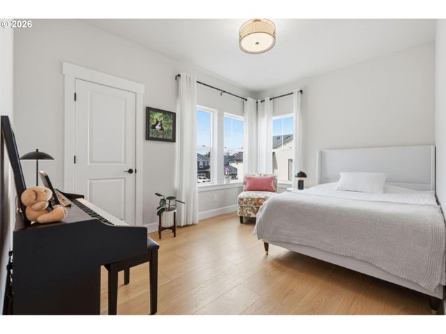 6837 Se PROVENCE St, Hillsboro, OR 97123