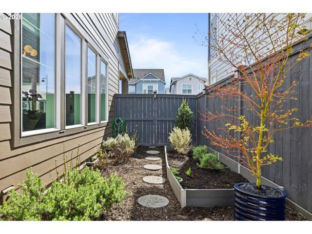 6837 Se PROVENCE St, Hillsboro, OR 97123