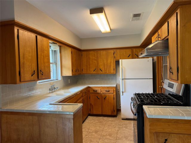 6421 Neff Street, Houston, TX 77074