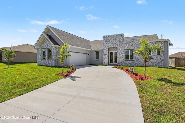 534 Mimosa Street SW, Palm Bay, FL 32908