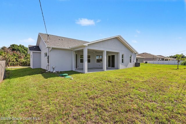 534 Mimosa Street SW, Palm Bay, FL 32908