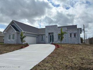 534 Mimosa Street SW, Palm Bay, FL 32908