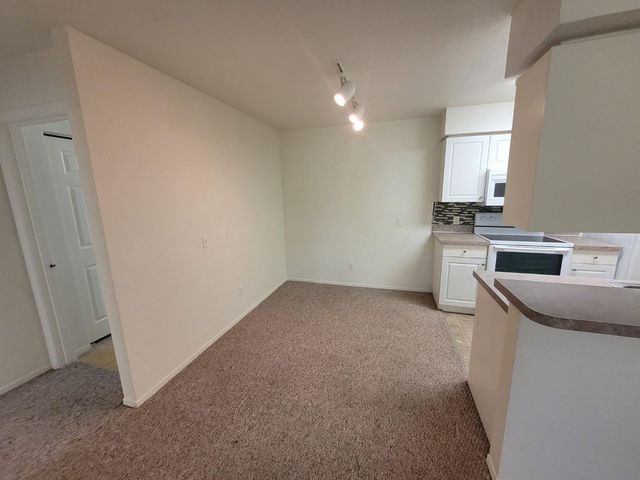 36027 DEER CREEK DRIVE 103, Zephyrhills, FL 33541