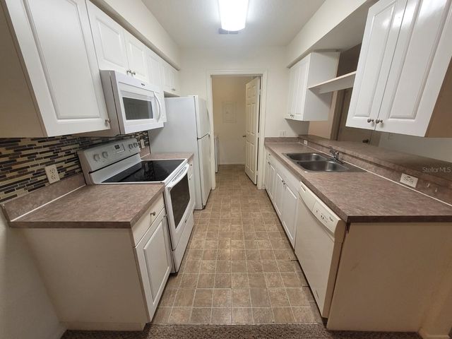 36027 DEER CREEK DRIVE 103, Zephyrhills, FL 33541