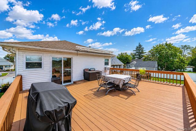 244 Baylawn Avenue, Copiague, NY 11726