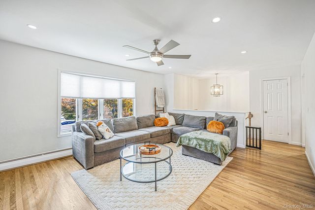 244 Baylawn Avenue, Copiague, NY 11726