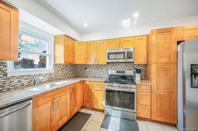 244 Baylawn Avenue, Copiague, NY 11726