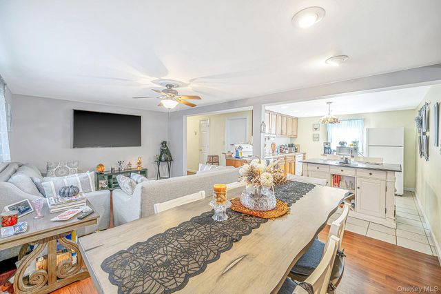 244 Baylawn Avenue, Copiague, NY 11726