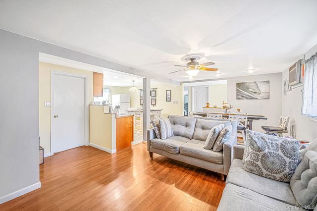 244 Baylawn Avenue, Copiague, NY 11726