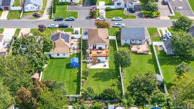 244 Baylawn Avenue, Copiague, NY 11726