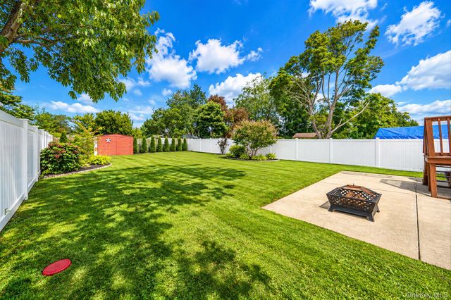 244 Baylawn Avenue, Copiague, NY 11726