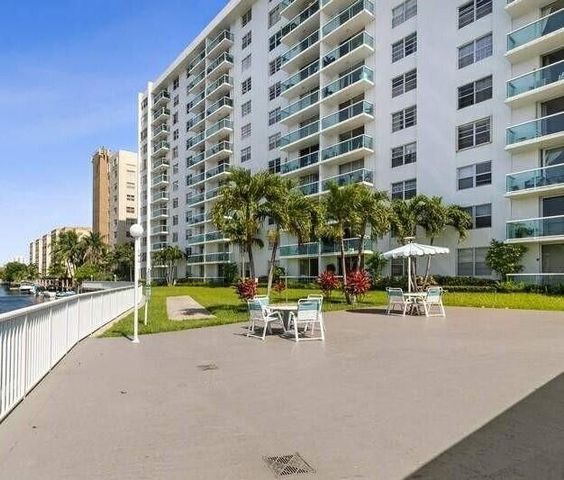 2841 NE 163rd Street 901, North Miami Beach, FL 33160