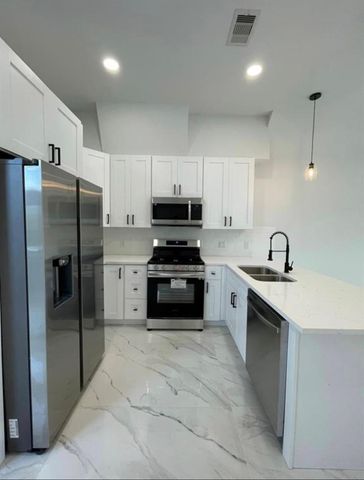 8127 Saint Louis Street, Houston, TX 77028