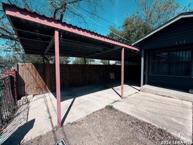 321 Huntington, San Antonio, TX 78207